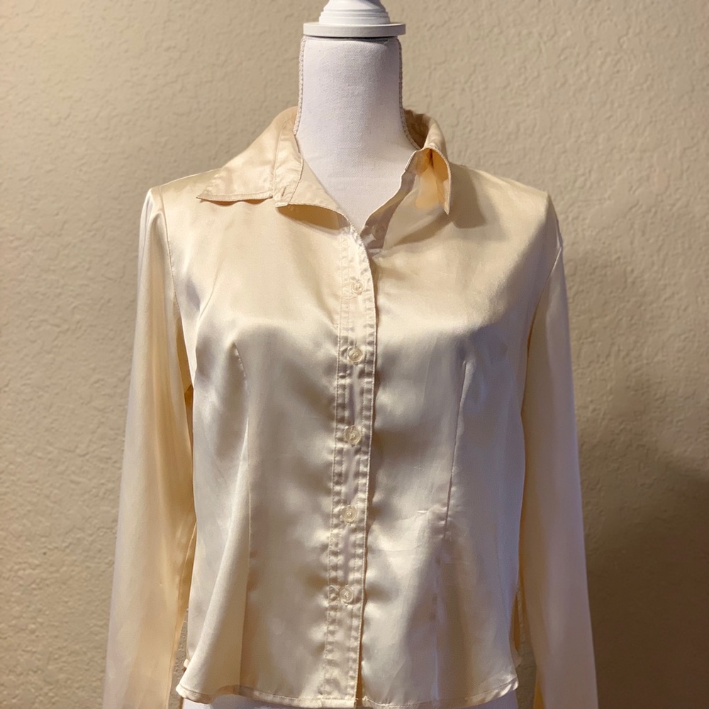 Metro style classic blouse